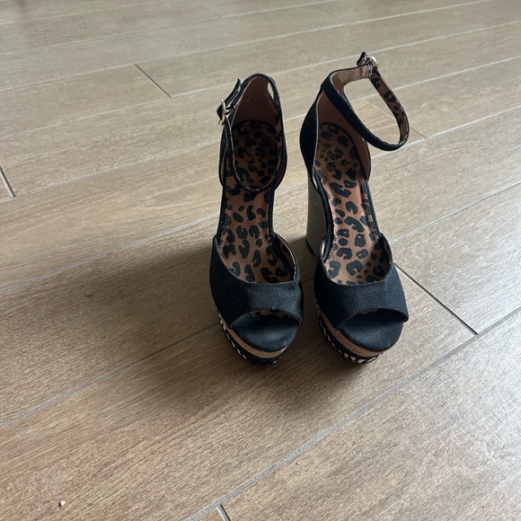Jessica Simpson Black and Brown Wedge 5 inch - Picture 3 of 4